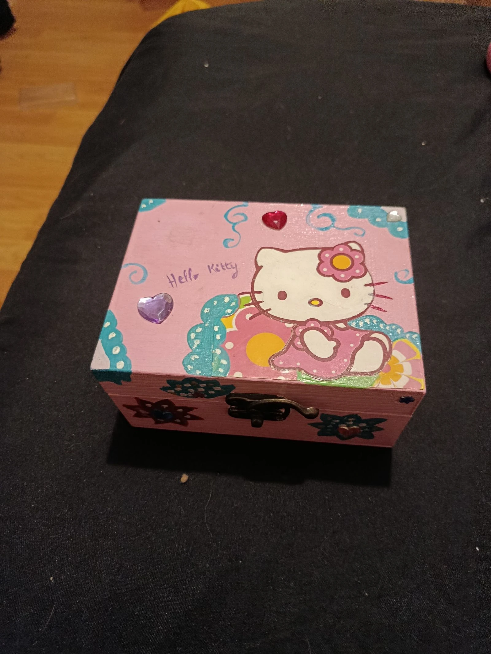 Boite en bois hello Kitty